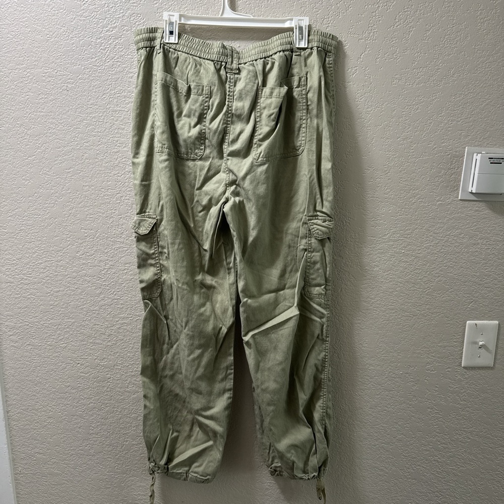 Women’s Olive Cargo Pants - Picture 2 of 3